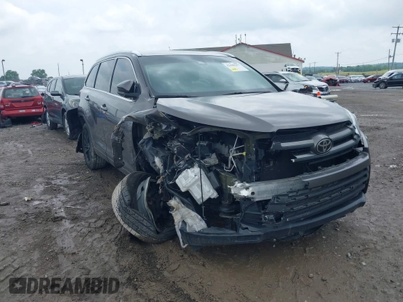 2017 Toyota Highlander XLE with VIN 5TDJZRFH6HS417613, listed as a IAAI auction lot 42440157 with 84,480 mi miles and . Bid and sale history available at DreamBid. Image 6.