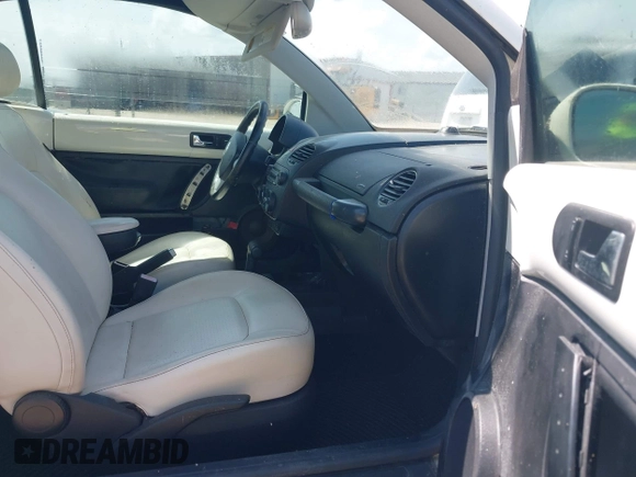 2007 Volkswagen Beetle Triple White with VIN 3VWFF31Y77M421510, listed as a IAAI auction lot 42682813 with 113,766 mi miles and . Bid and sale history available at DreamBid. Image 5.