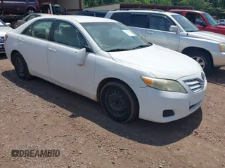 2011 Toyota Camry LE z VIN 4T1BF3EK9BU648768, wystawiony jako IAAI lot #42417345 z przebiegiem 255 202 mil mil oraz . Historia ofert i sprzedaży dostępna na DreamBid. Obrazek 1.