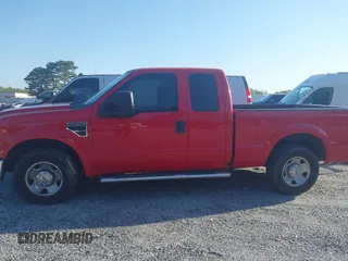 2008 Ford F-250 XL z VIN 1FTNX20588EA94040, wystawiony jako IAAI lot #41965704 z przebiegiem 258 791 mil mil oraz . Historia ofert i sprzedaży dostępna na DreamBid. Obrazek 14.