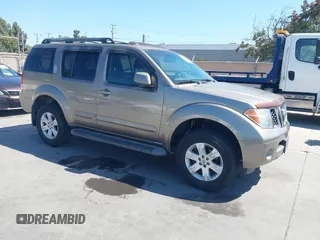 2006 Nissan Pathfinder SE z VIN 5N1AR18U96C621392, wystawiony jako IAAI lot #42532871 z przebiegiem 171 071 mil mil oraz . Historia ofert i sprzedaży dostępna na DreamBid. Obrazek 1.
