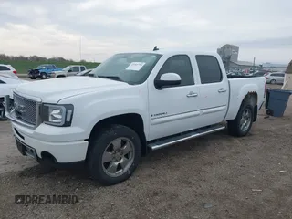 2007 GMC Sierra Denali z VIN 2GTEK638671689948, wystawiony jako IAAI lot #41963753 z przebiegiem 192 416 mil mil oraz . Historia ofert i sprzedaży dostępna na DreamBid. Obrazek 2.