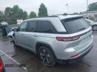 2024 Jeep Grand Cherokee с VIN 1C4RJYB69RC117334, выставлен на аукционе IAAI как лот 42443860 с пробегом 31 535 миль миль и . История ставок и продаж доступна на DreamBid. Изображение 14.