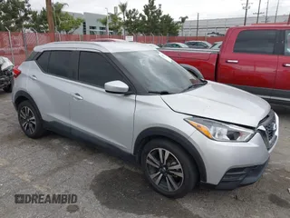 2019 Nissan Kicks SR with VIN 3N1CP5CU1KL535075, listed as a IAAI auction lot 42051466 with 73,730 mi miles. Bid and sale history available at carsss.com. Image 1.