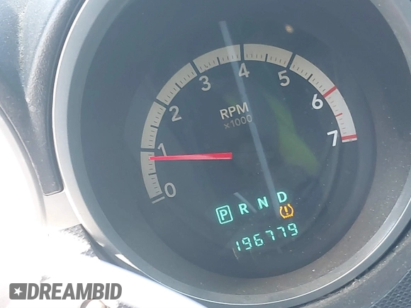 2007 Dodge Nitro SLT z VIN 1D8GU58K87W555759, wystawiony jako IAAI lot #41690213 z przebiegiem 196 779 mil mil oraz . Historia ofert i sprzedaży dostępna na DreamBid. Obrazek 15.