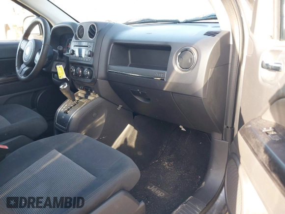 2011 Jeep Compass with VIN 1J4NT1FA4BD213994, listed as a IAAI auction lot 42020375 with 84,409 mi miles. Bid and sale history available at carsss.com. Image 5.