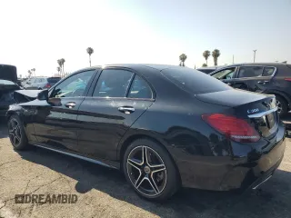 2019 Mercedes-Benz C 300 z VIN 55SWF8DB6KU300132, wystawiony jako Copart lot #62847335 z przebiegiem 82 533 mil mil oraz Szkoda całkowita • Salvage title. Historia ofert i sprzedaży dostępna na DreamBid. Obrazek 2.