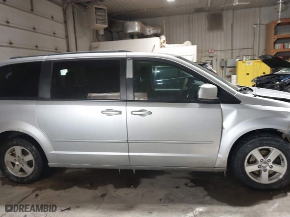 2011 Dodge Grand Caravan Mainstreet with VIN 2D4RN3DG2BR787238, listed as a IAAI auction lot 41587629 with 229,189 mi miles. Bid and sale history available at carsss.com. Image 13.