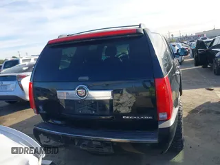 2009 Cadillac Escalade z VIN 1GYFK13289R242884, wystawiony jako IAAI lot #41320982 z przebiegiem 132 983 mil mil oraz . Historia ofert i sprzedaży dostępna na DreamBid. Obrazek 16.