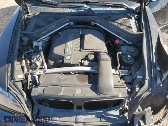 2013 BMW X5 xDrive35i z VIN 5UXZV4C53D0B24617, wystawiony jako Copart lot #48004515 z przebiegiem Nie podano mil oraz Szkody całkowita. Historia ofert i sprzedaży dostępna na DreamBid. Obrazek 12.