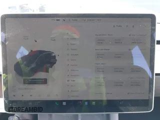2024 Tesla Model Y z VIN 7SAYGDED4RF115252, wystawiony jako IAAI lot #42302658 z przebiegiem 7 365 mil mil oraz . Historia ofert i sprzedaży dostępna na DreamBid. Obrazek 7.