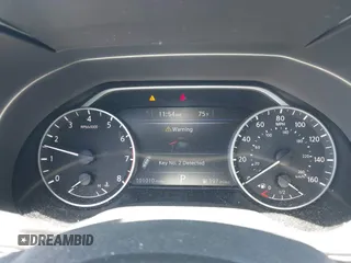 2017 Nissan Maxima SV z VIN 1N4AA6AP7HC409368, wystawiony jako IAAI lot #42253811 z przebiegiem 101 010 mil mil oraz . Historia ofert i sprzedaży dostępna na DreamBid. Obrazek 7.