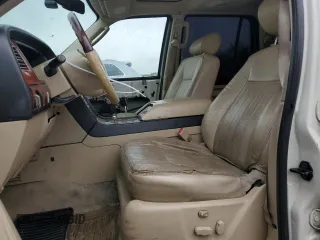 2006 Lincoln Navigator Luxury with VIN 5LMFU28536LJ00216, listed as a Copart auction lot 53209434 with 150,705 mi miles and Clean Title. Bid and sale history available at carsss.com. Image 7.