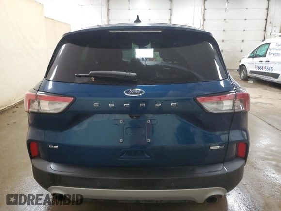 2020 Ford Escape SE z VIN 1FMCU9G6XLUC11649, wystawiony jako Copart lot #58934695 z przebiegiem 109 495 mil mil oraz Czysty tytuł • Clean title. Historia ofert i sprzedaży dostępna na DreamBid. Obrazek 6.