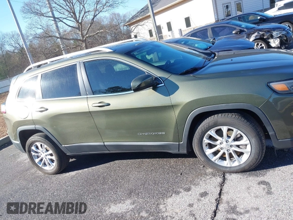 2019 Jeep Cherokee Latitude with VIN 1C4PJLCB3KD416517, listed as a IAAI auction lot 41275406 with 83,321 mi miles. Bid and sale history available at carsss.com. Image 13.