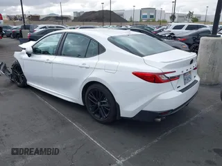 2025 Toyota Camry LE z VIN 4T1DAACK3SU533985, wystawiony jako IAAI lot #42118873 z przebiegiem Nie podano mil oraz . Historia ofert i sprzedaży dostępna na DreamBid. Obrazek 3.