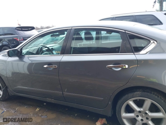 2017 Nissan Altima 2.5 SR with VIN 1N4AL3AP8HC227283, listed as a IAAI auction lot 41485809 with 51,317 mi miles. Bid and sale history available at carsss.com. Image 14.