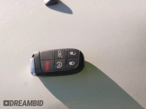 2020 Jeep Grand Cherokee Limited z VIN 1C4RJFBGXLC239821, wystawiony jako IAAI lot #41216680 z przebiegiem 83 055 mil mil oraz . Historia ofert i sprzedaży dostępna na DreamBid. Obrazek 11.