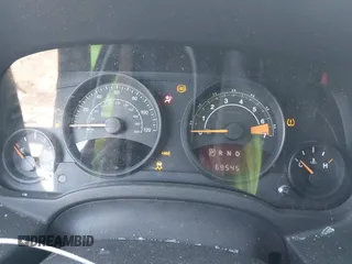 2016 Jeep Patriot High Altitude z VIN 1C4NJRFB9GD697039, wystawiony jako IAAI lot #40675896 z przebiegiem 69 545 mil mil oraz . Historia ofert i sprzedaży dostępna na DreamBid. Obrazek 7.