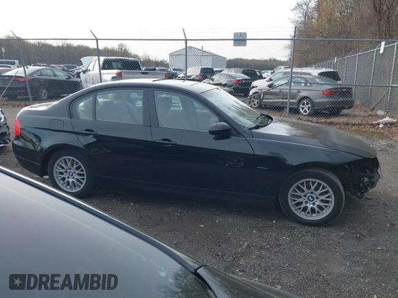 2006 BMW 3 Series 325i with VIN WBAVB13576KX45531, listed as a IAAI auction lot 41941014 with Not Provided miles and . Bid and sale history available at carsss.com. Image 13.