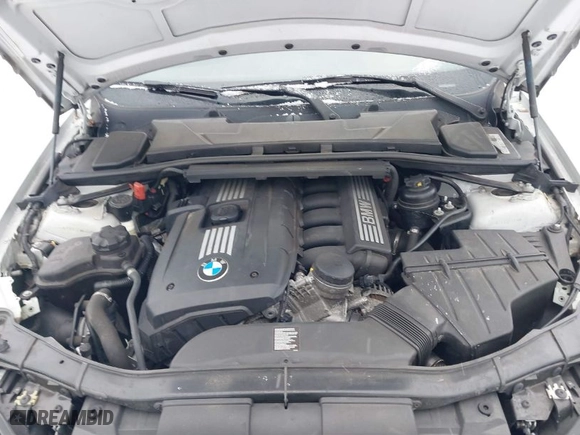 2011 BMW 3 Series 328i xDrive with VIN WBAPK5G54BNN81237, listed as a IAAI auction lot 41571797 with 176,035 mi miles. Bid and sale history available at carsss.com. Image 10.
