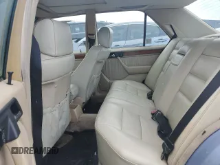1992 Mercedes-Benz 300 E with VIN WDBEA30DXNB638841, listed as a Copart auction lot 87110814 with 87,201 mi miles and Clean Title. Bid and sale history available at carsss.com. Image 10.