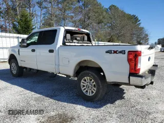 2019 Ford Super Duty F-250 SRW XL with VIN 1FT7W2BT5KEF53359, listed as a Copart auction lot 45205305 with 201,461 mi miles and Salvage Title. Bid and sale history available at carsss.com. Image 2.