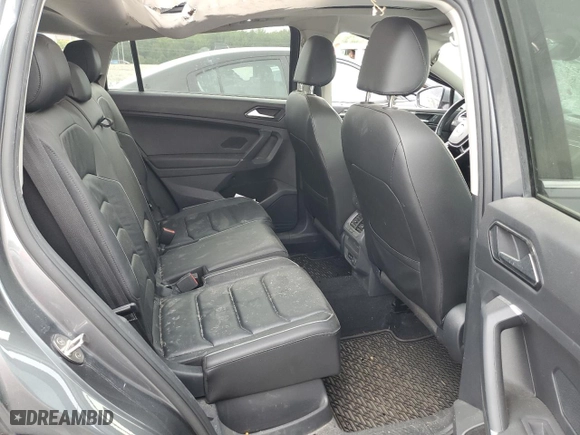 2018 Volkswagen Tiguan SEL Premium with VIN 3VV4B7AX3JM088316, listed as a Copart auction lot 82425764 with 0 mi miles and Salvage Title. Bid and sale history available at carsss.com. Image 10.