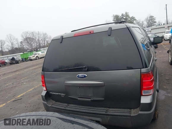 2004 Ford Expedition Special Service with VIN 1FMPU15L44LB05801, listed as a IAAI auction lot 41553046 with 286,759 mi miles. Bid and sale history available at carsss.com. Image 16.