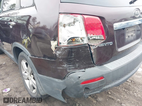 2012 Kia Sorento EX with VIN 5XYKU3A63CG219812, listed as a IAAI auction lot 41452705 with 247,584 mi miles. Bid and sale history available at carsss.com. Image 6.
