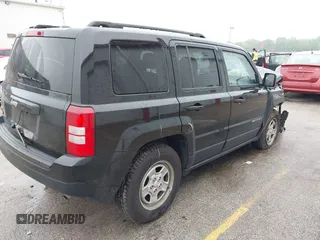 2016 Jeep Patriot Sport with VIN 1C4NJRBB4GD551671, listed as a IAAI auction lot 42322700 with 157,497 mi miles and . Bid and sale history available at DreamBid. Image 4.