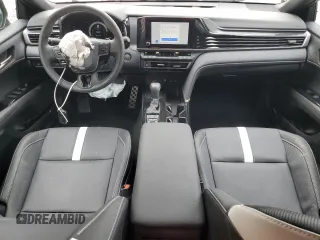 2025 Toyota Camry LE z VIN 4T1DAACK5SU508683, wystawiony jako Copart lot #42372975 z przebiegiem Nie podano mil oraz Szkoda całkowita • Salvage title. Historia ofert i sprzedaży dostępna na DreamBid. Obrazek 8.
