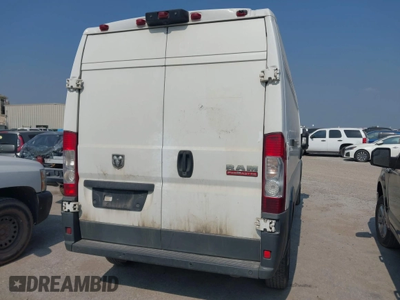 2018 Ram ProMaster Cargo z VIN 3C6TRVDG9JE122797, wystawiony jako IAAI lot #42275056 z przebiegiem 275 341 mil mil oraz . Historia ofert i sprzedaży dostępna na DreamBid. Obrazek 16.