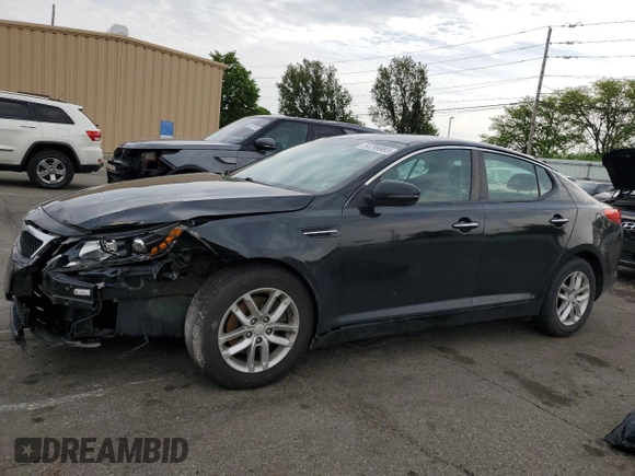 2013 Kia Optima LX z VIN 5XXGM4A73DG236538, wystawiony jako Copart lot #54799965 z przebiegiem 176 640 mil mil oraz Szkoda całkowita • Salvage title. Historia ofert i sprzedaży dostępna na DreamBid. Obrazek 1.