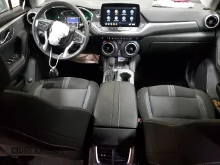 2024 Chevrolet Blazer LT z VIN 3GNKBCR44RS169056, wystawiony jako Copart lot #81803644 z przebiegiem 15 074 mil mil oraz Nie do naprawy • Non repairable. Historia ofert i sprzedaży dostępna na DreamBid. Obrazek 8.