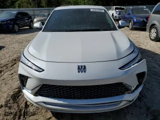 2024 Buick Envista Avenir with VIN KL47LCE27RB110489, listed as a Copart auction lot 69474904 with 0 mi miles and Salvage Title. Bid and sale history available at carsss.com. Image 5.