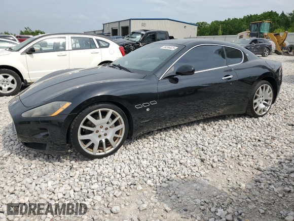 2008 Maserati GranTurismo z VIN ZAMGJ45A480034390, wystawiony jako Copart lot #59290025 z przebiegiem 54 645 mil mil oraz Czysty tytuł • Clean title. Historia ofert i sprzedaży dostępna na DreamBid. Obrazek 1.