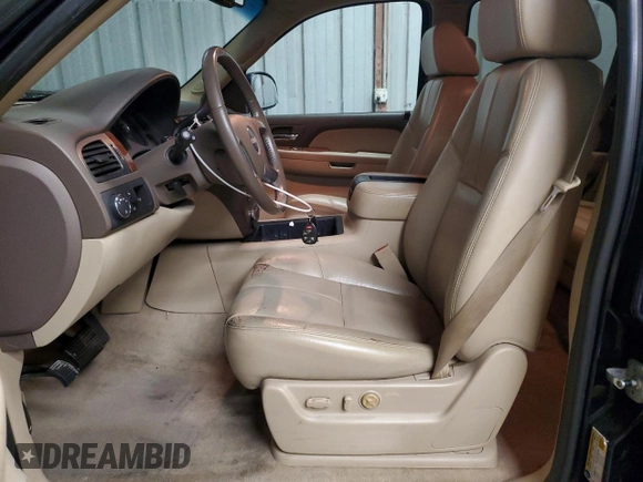 2007 GMC Yukon SLT with VIN 1GKFC13J97R307091, listed as a Copart auction lot 77090434 with 205,175 mi miles and Salvage Title. Bid and sale history available at carsss.com. Image 7.