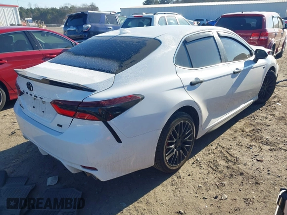 2022 Toyota Camry SE with VIN 4T1T11AK2NU705586, listed as a IAAI auction lot 41706704 with 52,607 mi miles. Bid and sale history available at carsss.com. Image 4.