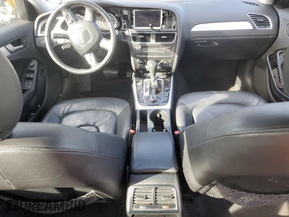 2011 Audi A4 Premium Plus z VIN WAUEFAFL3BN001027, wystawiony jako Copart lot #43606815 z przebiegiem Nie podano mil oraz Nie do naprawy • Non repairable. Historia ofert i sprzedaży dostępna na DreamBid. Obrazek 8.