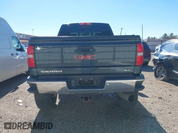 2018 GMC Sierra 2500HD SLT with VIN 1GT12TEY8JF139452, listed as a IAAI auction lot 41253932 with 202,672 mi miles. Bid and sale history available at carsss.com. Image 16.