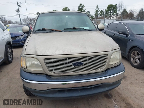 2000 Ford F-150 XL z VIN 1FTRX07W8YKA26326, wystawiony jako IAAI lot #41684242 z przebiegiem 222 808 mil mil oraz . Historia ofert i sprzedaży dostępna na DreamBid. Obrazek 6.