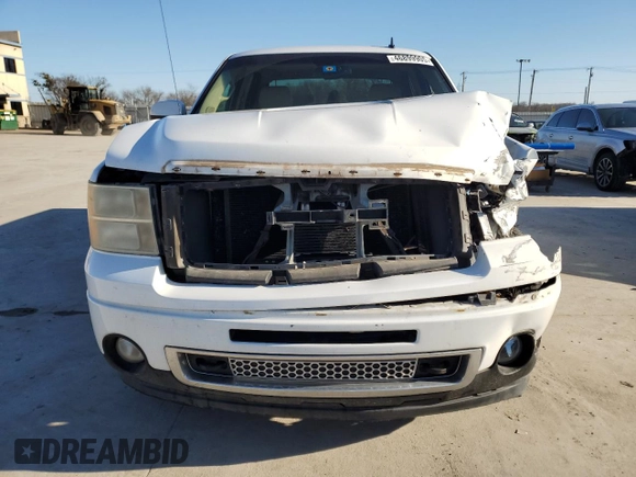 2008 GMC Sierra Denali z VIN 2GTEK638481300628, wystawiony jako Copart lot #46899905 z przebiegiem 186 131 mil mil oraz Szkody całkowita. Historia ofert i sprzedaży dostępna na DreamBid. Obrazek 5.