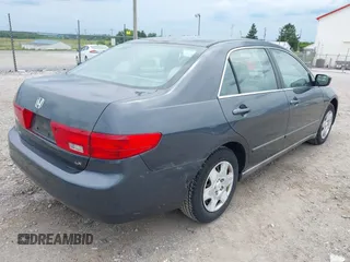 2005 Honda Accord LX z VIN 1HGCM56455A191202, wystawiony jako IAAI lot #42347658 z przebiegiem 222 365 mil mil oraz . Historia ofert i sprzedaży dostępna na DreamBid. Obrazek 4.