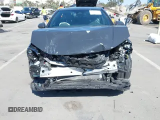 2025 Toyota Camry LE z VIN 4T1DAACK8SU570482, wystawiony jako IAAI lot #42152727 z przebiegiem 4 625 mil mil oraz . Historia ofert i sprzedaży dostępna na DreamBid. Obrazek 6.