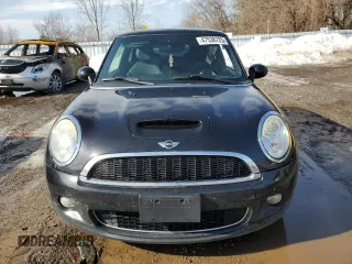 2009 MINI Hardtop S z VIN WMWMF73559TW85198, wystawiony jako Copart lot #47538725 z przebiegiem 136 006 mil mil oraz Szkoda całkowita • Salvage title. Historia ofert i sprzedaży dostępna na DreamBid. Obrazek 5.