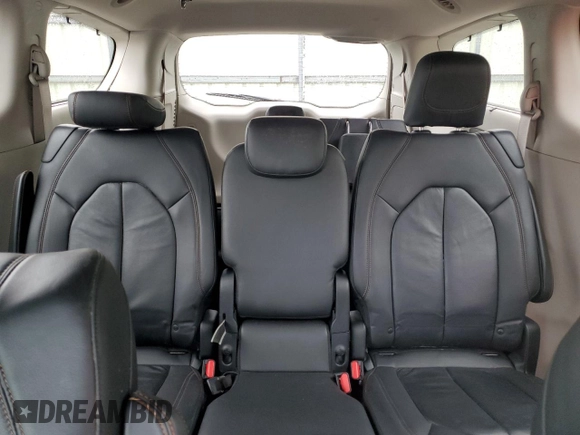 2017 Chrysler Pacifica Touring L with VIN 2C4RC1BG2HR552731, listed as a Copart auction lot 55069825 with 33,315 mi miles and Salvage Title. Bid and sale history available at DreamBid. Image 10.