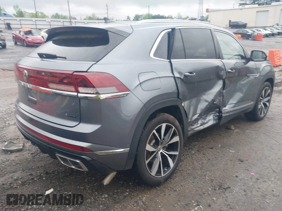 2024 Volkswagen Atlas SEL Premium R-Line with VIN 1V2FE2CA0RC253583, listed as a IAAI auction lot 41951435 with 4,668 mi miles and . Bid and sale history available at DreamBid. Image 4.