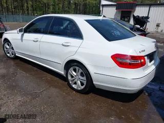 2011 Mercedes-Benz E-Class E 350 Luxury with VIN WDDHF8HB4BA466104, listed as a IAAI auction lot 41957839 with 175,096 mi miles. Bid and sale history available at carsss.com. Image 3.