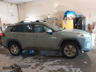 2022 Toyota RAV4 Hybrid XLE with VIN 2T3RWRFV1NW133432, listed as a IAAI auction lot 41561305 with 35,042 mi miles. Bid and sale history available at carsss.com. Image 13.